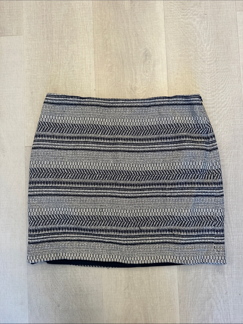 Banana Republic Textured Black and White Patterned Women's Skirt